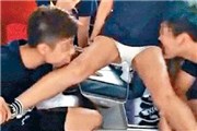 香港专上学院2男生舔1女生大腿视频曝光 网友怒骂：无知放荡！